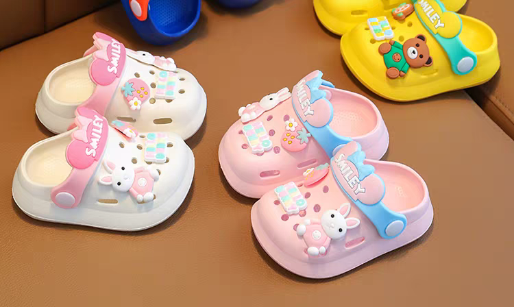 Trendy Unisex Kids Clogs – Lightweight Anti-Slip Cartoon Sandals for Boys & Girls (Pink, Yellow, White)